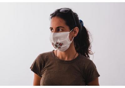 A set of 3 embroidered face masks; anti-allergic cotton textile (use for protection in public areas).